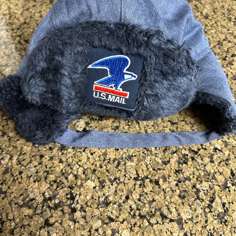 US Mail Winter Hat with Faux Fur Lining - Picture 2 of 3